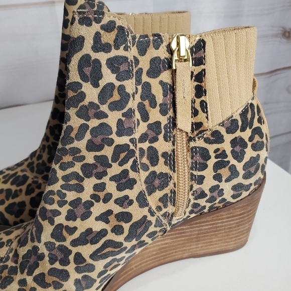 Toms Sadie Suede Boot Womens Size 7.5 Animal Print Wedge Booties Side Zip - Picture 2 of 9